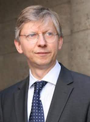 Prof. Dr. Robert von Steinau-Steinrück