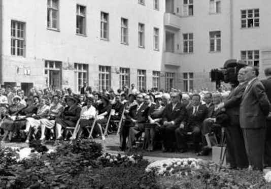 Gedenkfeier, Ehrenhof des Bendlerblocks in der Stauffenbergstraße, Berlin, 20.07.1960