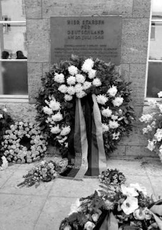 Gedenkfeier, Ehrenhof des Bendlerblocks in der Stauffenbergstraße, Berlin, 20.07.1964