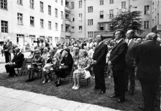 Gedenkfeier, Ehrenhof der Gedenk- und Bildungsstätte Stauffenbergstraße, Berlin, 20.07.1972