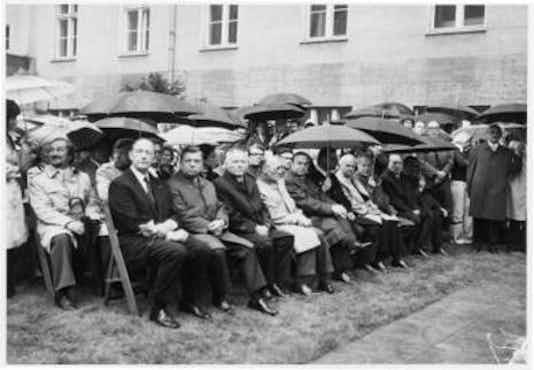 Gedenkfeier, Ehrenhof der Gedenk- und Bildungsstätte Stauffenbergstraße, Berlin, 20.07.1974