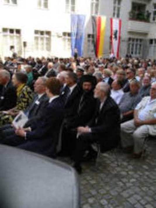 Gedenkfeier, Ehrenhof der Gedenkstätte Deutscher Widerstand in der Stauffenbergstraße, Berlin, 20.07.2006